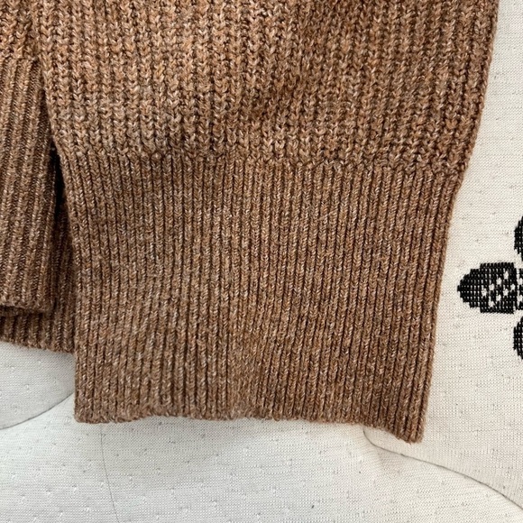 Brown Old Navy  sweater size US L - Picture 3 of 4